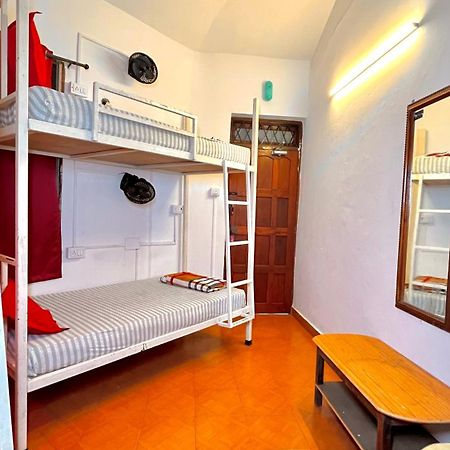 Mitra Hostel Вагатор Экстерьер фото