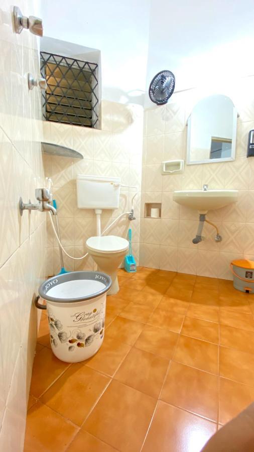 Mitra Hostel Вагатор Экстерьер фото