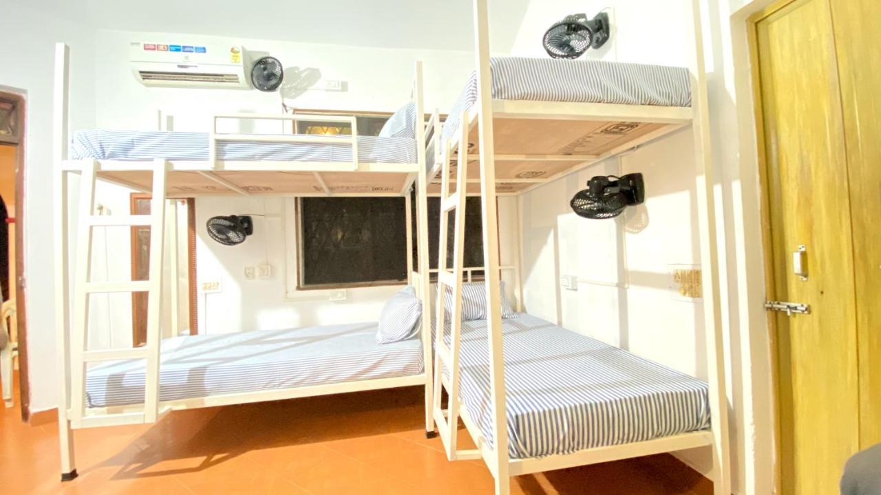 Mitra Hostel Вагатор Экстерьер фото