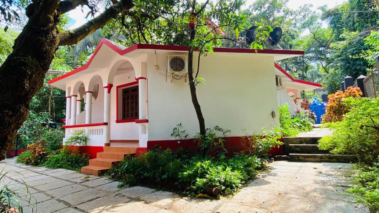 Mitra Hostel Вагатор Экстерьер фото