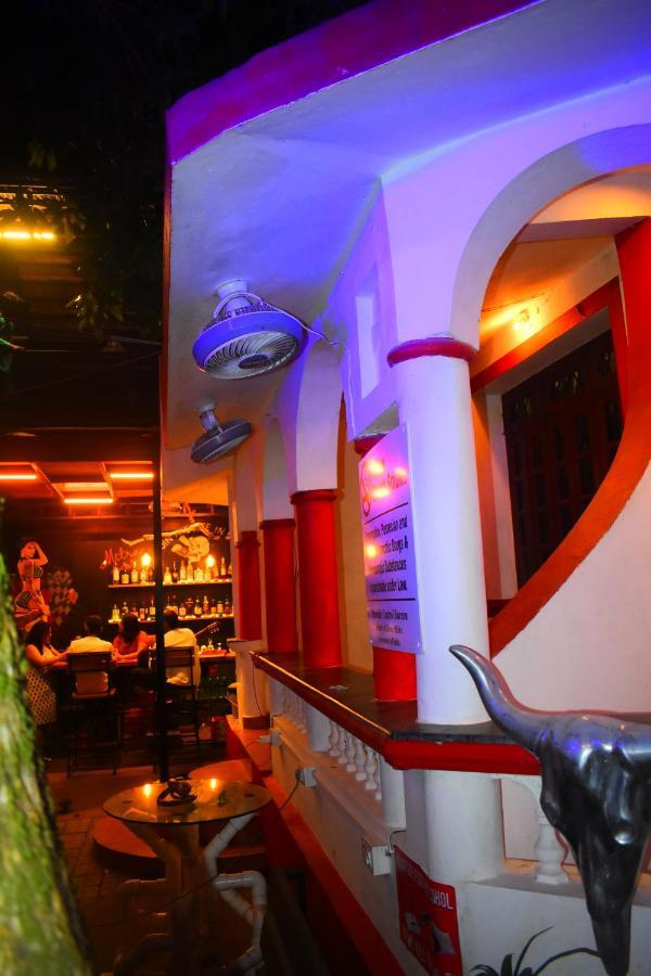 Mitra Hostel Вагатор Экстерьер фото