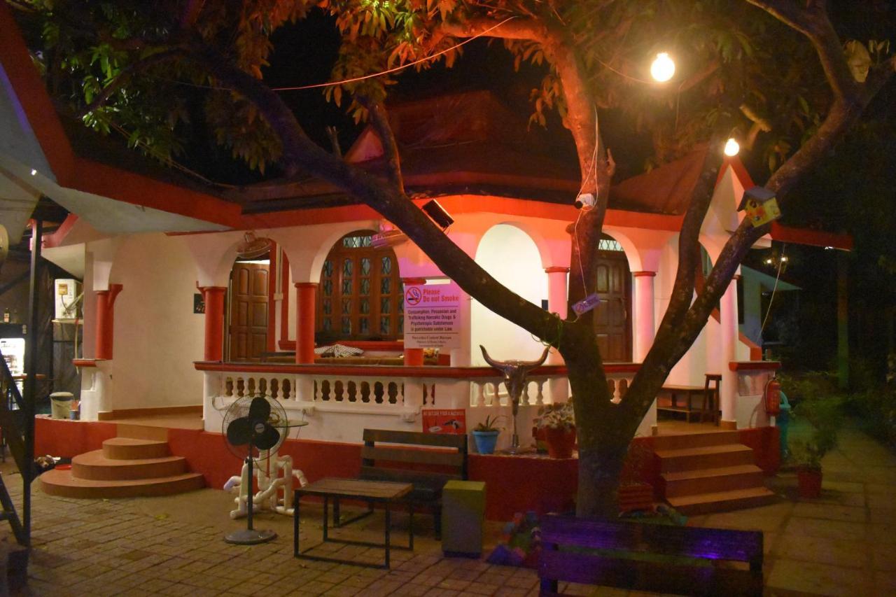 Mitra Hostel Вагатор Экстерьер фото