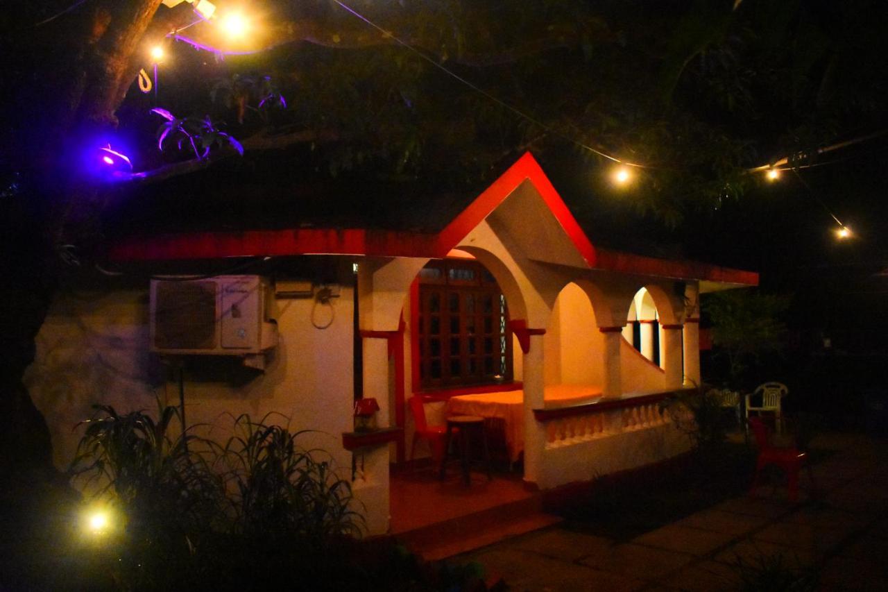 Mitra Hostel Вагатор Экстерьер фото