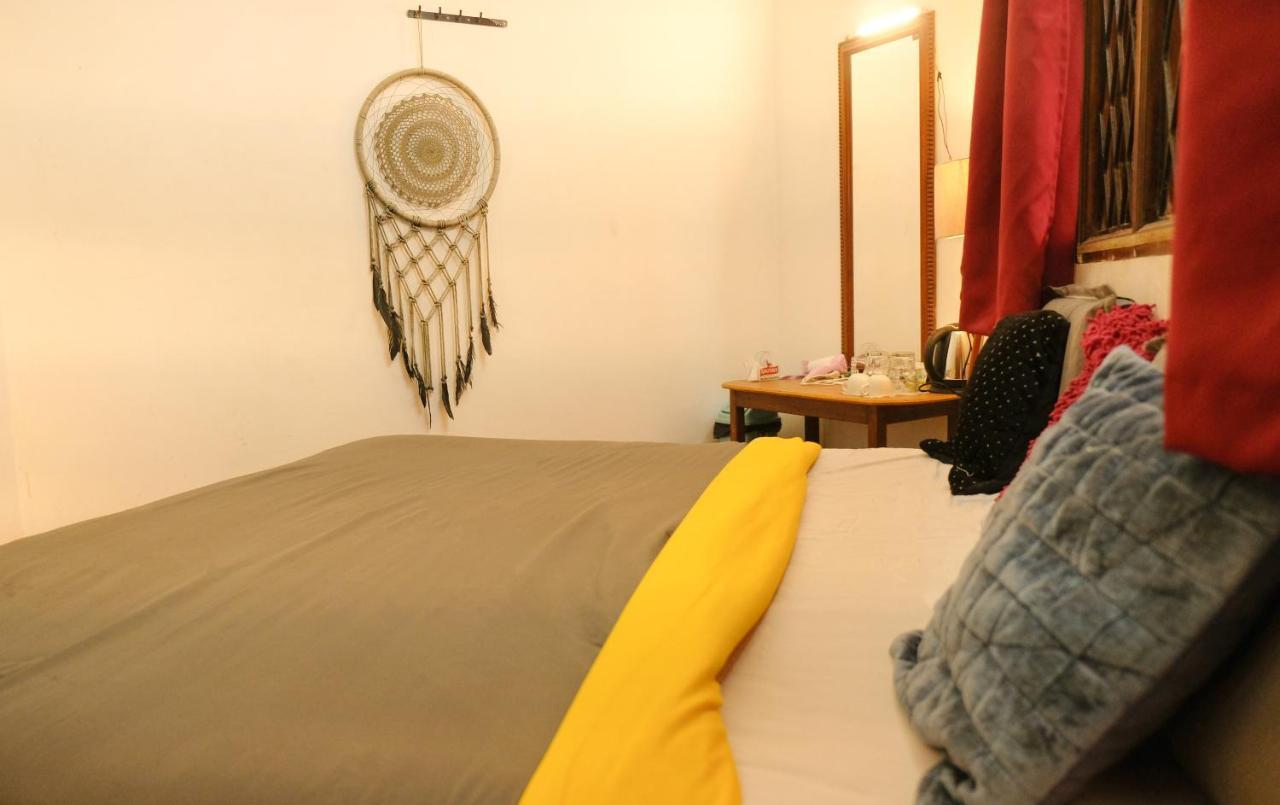 Mitra Hostel Вагатор Экстерьер фото