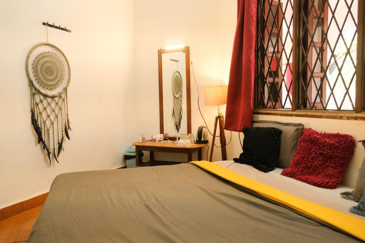 Mitra Hostel Вагатор Экстерьер фото